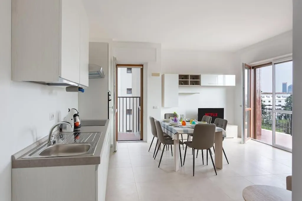 Moderno, Luminoso, Spazioso Con Vista Apartment Milan 0*,  Italy